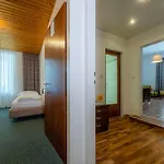 Bed and Breakfast Gruener Baum Wachau - Retro 3*