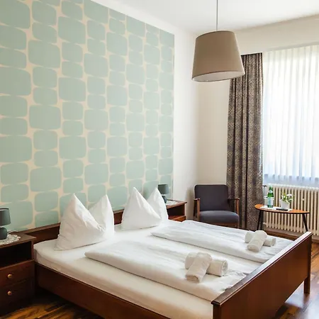 Gruener Baum Wachau - Retro Fruehstueckspension 3* Mautern