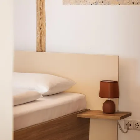 Gruener Baum Wachau - Retro B&B 마우테른