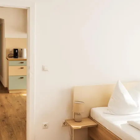 B&B Gruener Baum Wachau - Retro 마우테른