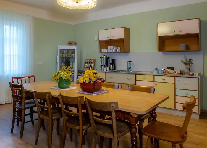 Gruener Baum Wachau - Retro Pension Bed & Breakfast 3*