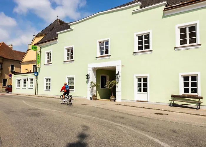 Gruener Baum Wachau - Retro Pension Bed & Breakfast